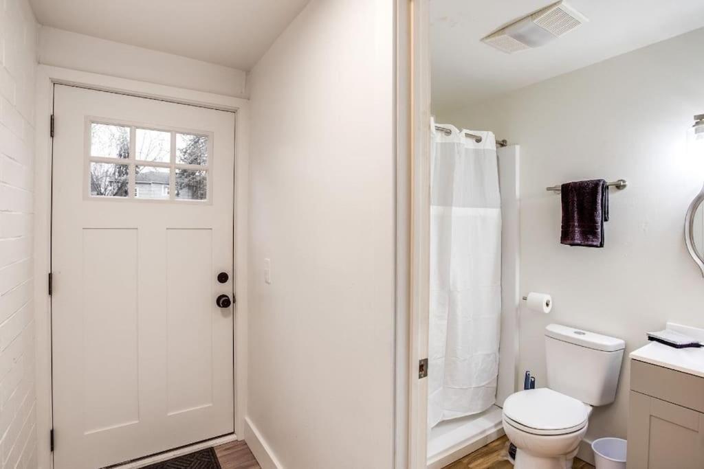 Studio W/ King Bed Near Dwtn Rochester Exterior foto